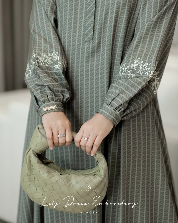 Repeat Lily Dress Embroidery