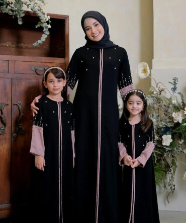 Kamila Abaya (Dewasa)