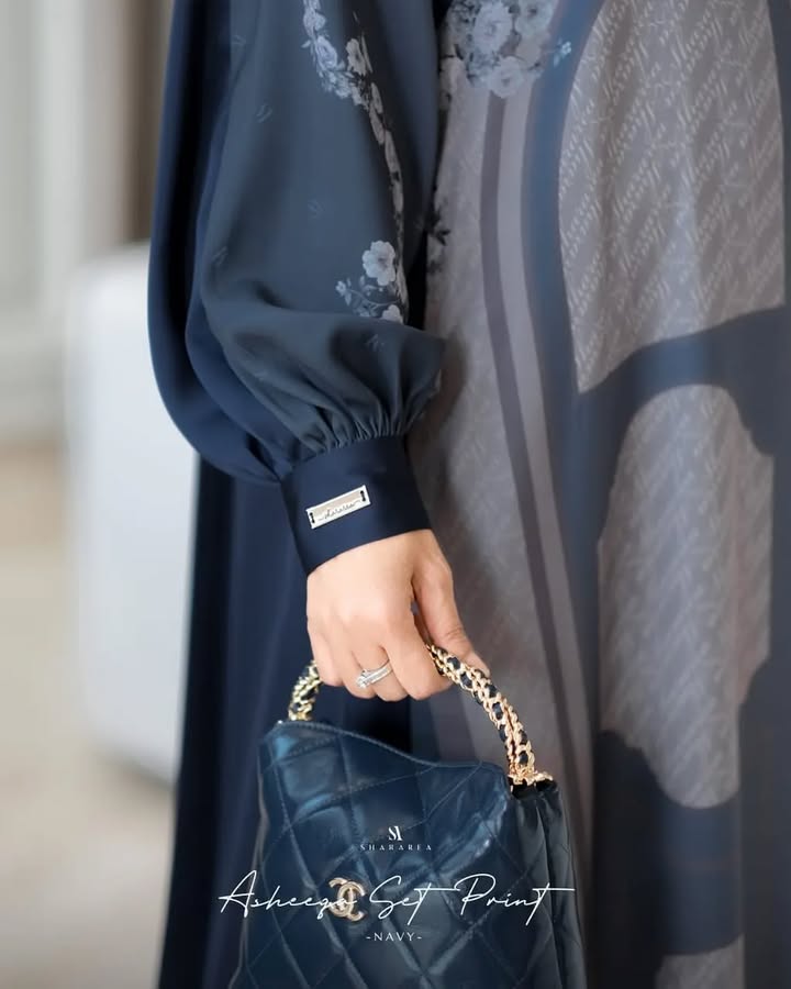Asheeqa Set Print