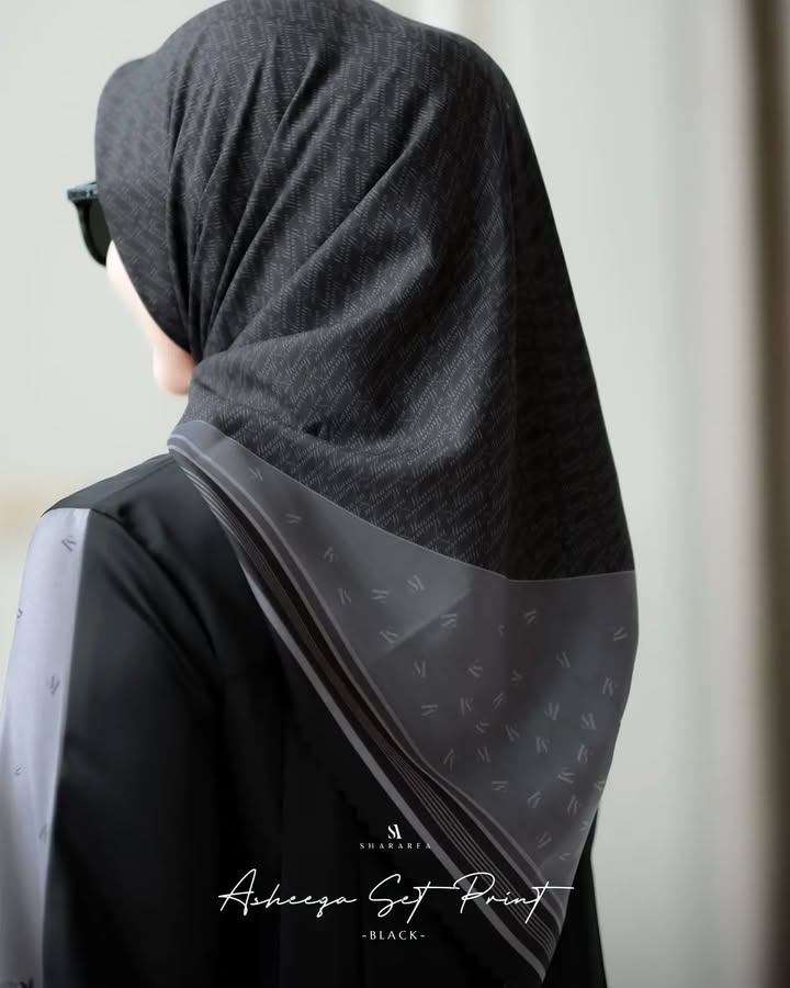 Asheeqa Set Print
