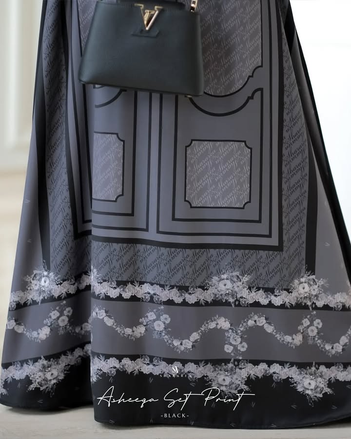 Asheeqa Set Print