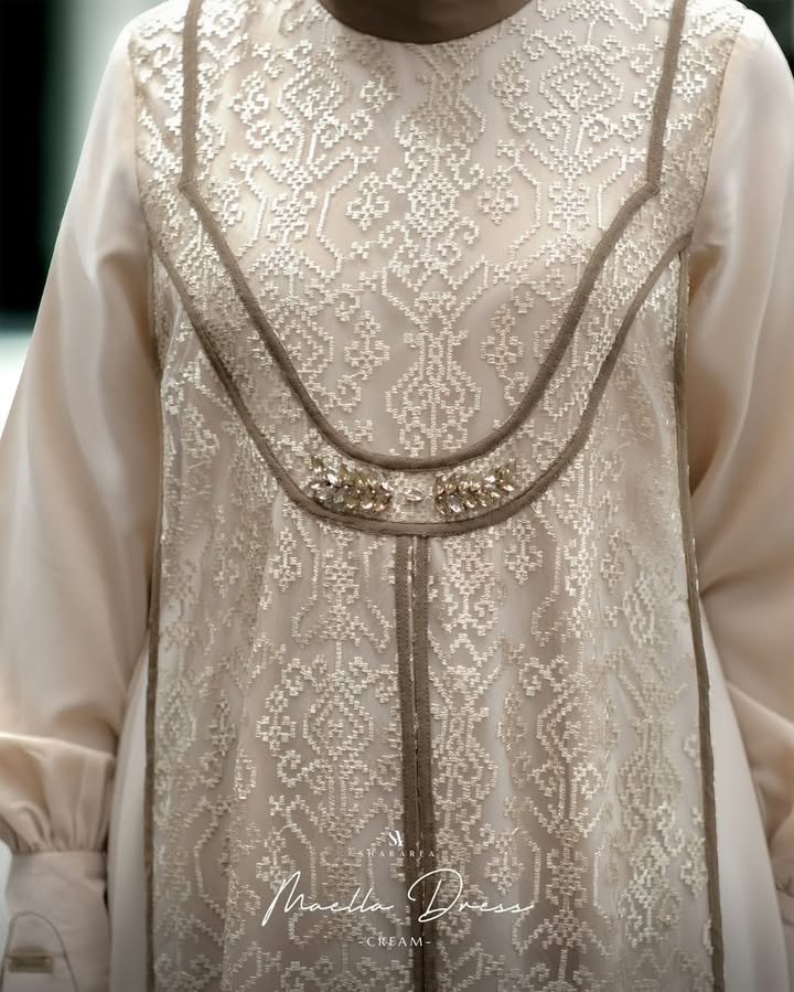 Maela Dress