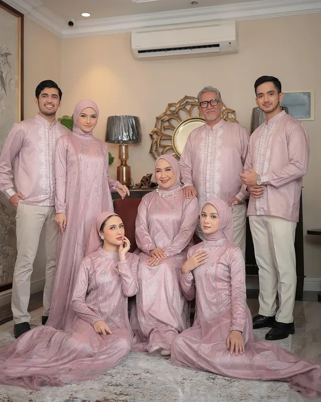 Kamila Signature - Royal Pink