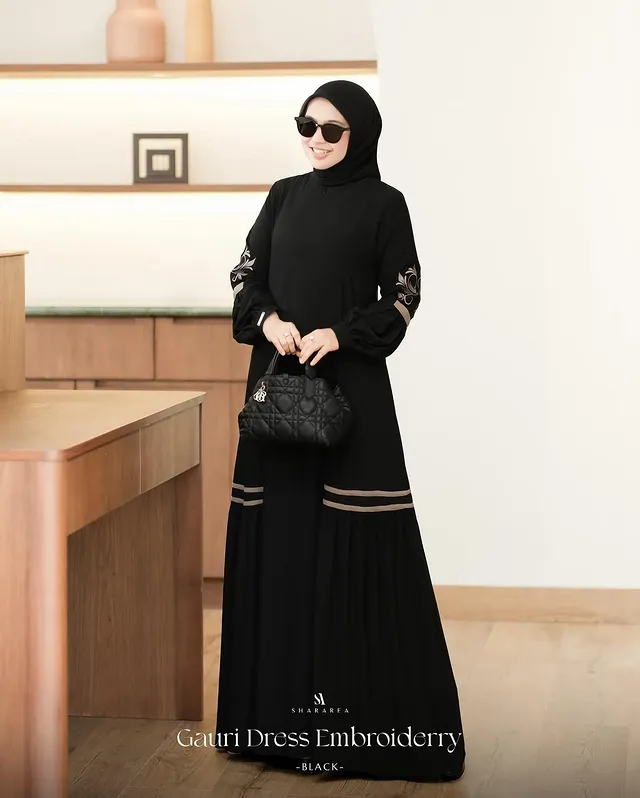 Gauri Dress Embroiderry