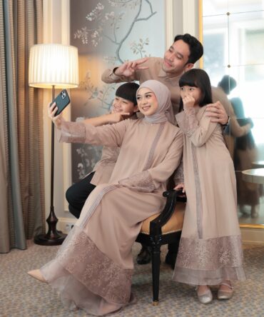 Naira Set Family Mocca